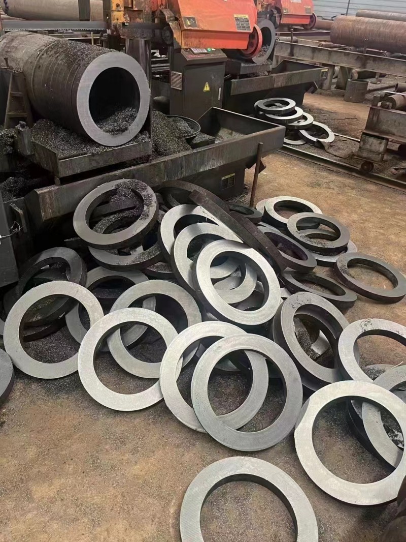 江城江城江城20G无缝钢管切割